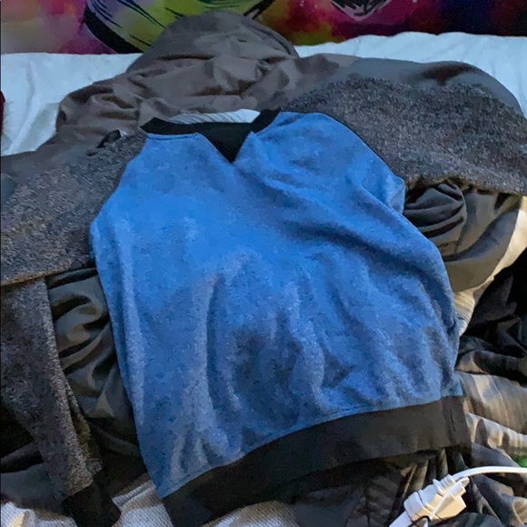 Vests and Sweaters - Picture 4 of 4